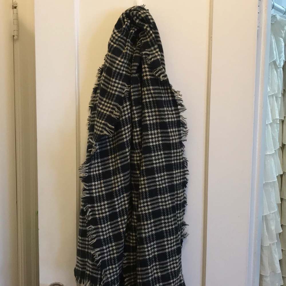 Checkered/ plaid scarf